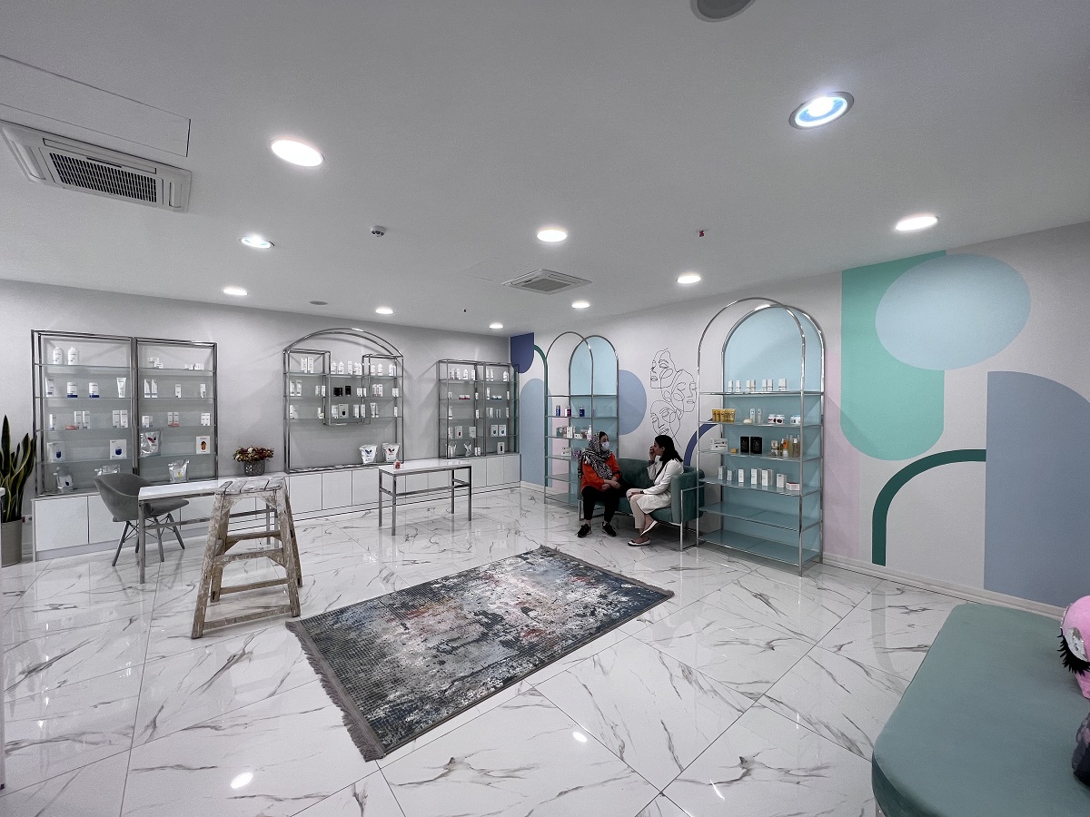 بازسازی کلینیک زیبایی ملک 4